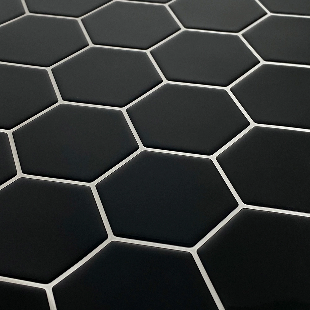 HarteFlooring_Stickers3D-Hexagonal-Negro_detalle_Gris.webp
