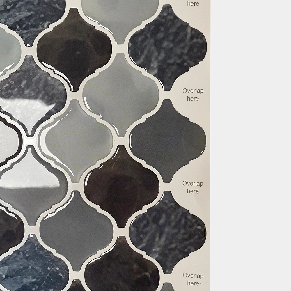HarteFlooring_Stickers3D-Ogee-GrisBlancoNegro_detalle-2_Gris.webp